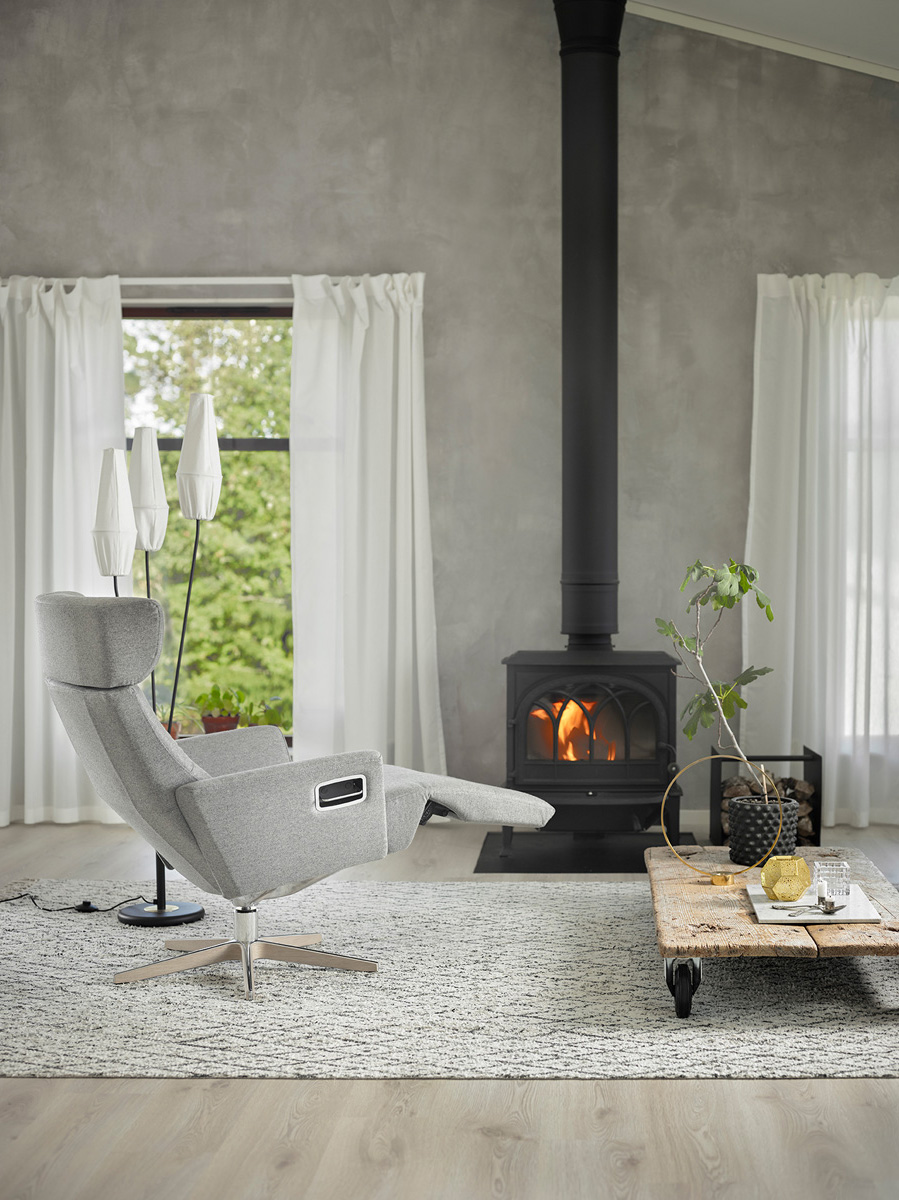 Relieve_with_footrest_Sheford_light_grey_2018_1_spegel